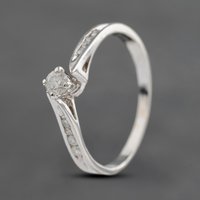 Pre-Owned 9ct White Gold 0.25ct Brilliant Cut Diamond Twist Shoulder Set Solitaire Ring 41382955