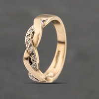 Pre-Owned 9ct Yellow Gold Diamond and Cubic Zirconia Shoulders Crossover Ring 41383372