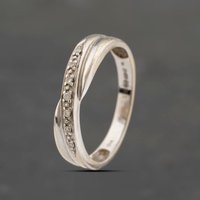 Pre-Owned 9ct White Gold Brilliant Cut Diamond Crossover Ring 41383380