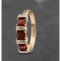 Pre-Owned 9ct Yellow Gold Garnet and Diamond Dress Ring 41383472