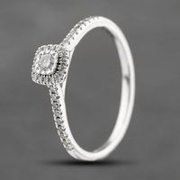 Pre-Owned 9ct White Gold 0.25ct Brilliant Cut Diamond Halo Ring 41383562
