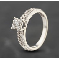 Pre-Owned 9ct White Gold 0.25ct Brilliant Cut Diamond Cluster Ring 41383886