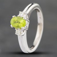 Pre-Owned 18ct White Gold Peridot Three Stone Ring 41481179