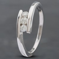 Pre-Owned 18ct White Gold 0.25ct Brilliant Cut Diamond Crossover Three Stone Ring 41481535