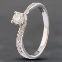 Pre-Owned 18ct White Gold 0.33ct Brilliant Cut Diamond Twist Shoulder Set Solitaire Ring 41481642