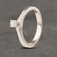 Pre-Owned 18ct White Gold 0.12ct Brilliant Cut Diamond Solitaire Ring 41481872