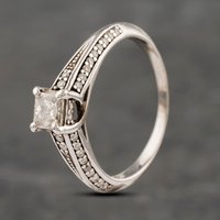 Pre-Owned 9ct White Gold 0.50ct Brilliant Cut Diamond Shoulder Set Solitaire Ring 41482059