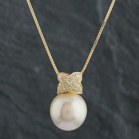 Pre-Owned 18ct Yellow Gold Diamond and 0.32ct South Sea Pearl Pendant and 18 Inch Box Chain 4314132