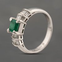 Pre-Owned Platinum 0.38ct Emerald and 0.23ct Baguette Cut Diamond Dress Ring 43371071