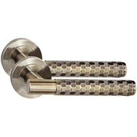 Knurled Hex Cut T-Bar Door Handle Set with Ball Bearing Hinges and Latch - Brass / 4 Set