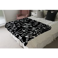 Geometric Shapes Repeating Blanket - Black