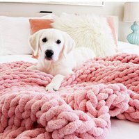Chunky Knit Throw Blanket in Pink - Pink / 80x100 cm