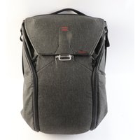 USED Peak Design Everyday Backpack 30L - Charcoal USED Peak Design Everyday Backpack 30L - Charcoal