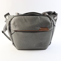USED Peak Design Everyday Sling 6L v2 - Ash USED Peak Design Everyday Sling 6L v2 - Ash