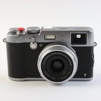 USED Fujifilm X100T Digital Camera - Silver USED Fujifilm X100T Digital Camera - Silver