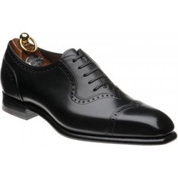 Herring Millbank brogues in Black Calf