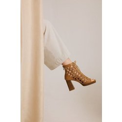 AGAZI DANCE YOUR WAY (toffi) – cut-out block heel sandals made from mushroom leather