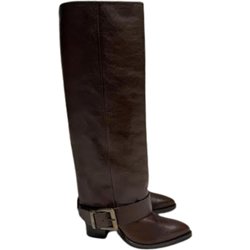 Boot mit Frau Ovye Ferkel