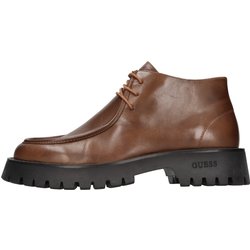 Ratet mal, braune Stiefel