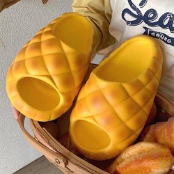 Kreative Ananas-Brot-Hausschuhe für Damen, Sommerfüße, weiche dicke Sohle, rutschfest, coole Hausschuhe für den Innenbereich 40-41