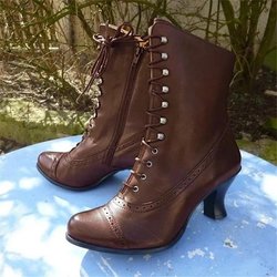 Winterstiefel mit Schnürung für Damen mit hohen Absätzen, Motorradstiefel, viktorianische Stiefel, Damenmode, spitze Zehenpartie, dicke Sohle, kurzer Stiefel 35 braun