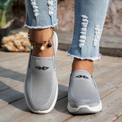 Atmungsaktive Slip-On-Sneaker aus Strick für Damen. Leichte, bequeme Wanderschuhe für ganzjährige Freizeitaktivitäten im Freien. 36 grau