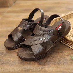 Herrensandalen, rutschfeste Sommer-Freizeitschuhe mit dicken Sohlen, bequeme, verschleißfeste Oberbekleidung, Sandalen und Hausschuhe mit doppeltem Verwendungszweck, Papa-Strandschuhe 39 braun