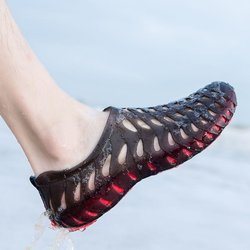 Sandalen Herren Net Red Trendy Strandschuhe Outdoor Autofahren Paare Zehenumwickelte Sandalen Verschleißfeste Rutschfeste Lochschuhe 45 schwarz/rot