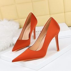 Frühling und Herbst Mode einfache Seide High Heels schlanke Absätze flacher Mund spitze Damenschuhe Bankett High Heels einzelne Schuhe 42 orange