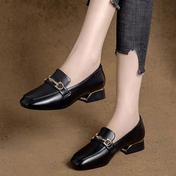 Weiche Leder-Einzelschuhe für Damen, niedriger Absatz, Karaffe, Lederschuhe mit quadratischer Spitze, dicker Absatz, Slip-on-Arbeitsschuhe für Damen im britischen Stil 35 schwarz