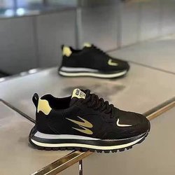 2025 Frühjahr neue Herrenschuhe Leder Outdoor Freizeitschuhe Sportschuhe ausländische Mode leichte trendige Papa Schuhe 43