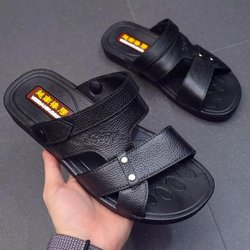 Herrensandalen Sommer Koreanische Version Zweiteilige Sandalen und Hausschuhe Rutschfeste, verschleißfeste Massagesohle Studentenhausschuhe Fahrersandalen 40 schwarz