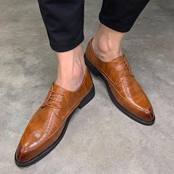 Formelle Herrenschuhe im britischen Stil aus Leder mit spitzer Spitze und Slip-On-Design für Herren 43 braun