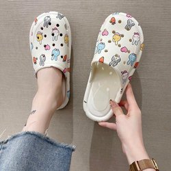 PVC-Slides Damen-Oberbekleidung, geruchshemmende Schuhe, Sommer-Sandalen mit weicher Unterseite und Cartoon-Motiv, für Zuhause, Badezimmer, Slipper mit umwickelter Zehenpartie, Flip-Flops für den Strand im Freien 38-39 weiß