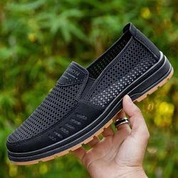 Sommer alte Peking-Stoffschuhe Herren-Bootsschuhe atmungsaktive lässige Rindssehnensohle Papa-Schuhe mittleren Alters und ältere Deodorant-Slip-on-Netzschuhe 42 schwarz