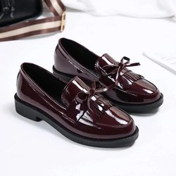 Glänzende kleine Lederschuhe für Damen, britischer Stil, Allgleiches, lässige einzelne Schuhe, weibliche Schleife, soziale Arbeit, Damenschuhe aus weichem Leder 35 bordeaux