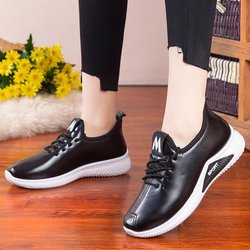 Winterschuhe aus Baumwolle in Volltonfarbe für Damen, wasserdichte Schuhe aus dickem Plüschleder mit flacher Unterseite, rutschfeste, warme, lässige Baumwollschuhe 36 schwarz