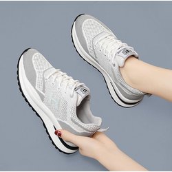Frühling und Sommer Leichte Atmungsaktive Sportschuhe Weibliche Koreanische Modische Laufschuhe Weibliche Mesh Wandern Frauen Schuhe 40 grau/weiß