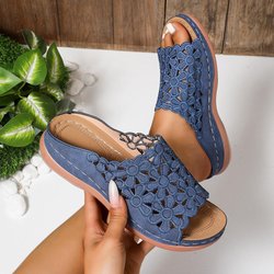 Bequeme Sandalen mit Blumenmuster für Damen, hohle Wanderschuhe mit dicker Sohle, modische Hausschuhe mit Keilabsatz 39 blau