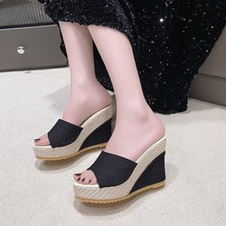 Damenschuhe Sommer Hausschuhe Mode Retro Keil Plattform Strandschuhe Weibliche Peep High Heels Sandalen Pantoletten 42 schwarz