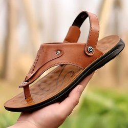 Mode Herren Sandalen Sommer Weiche Sohlen Anti-Rutsch-Strandschuhe Männlich Outdoor Bequeme Herren Hausschuhe Luxus Hochwertige Sandalen 41 braun