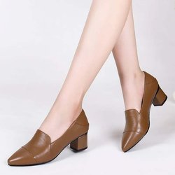 Schwarze Damen-Arbeitsschuhe mit hohen Absätzen aus weichem Leder, spitzer Zeh, dicker Absatz, flacher Mund, Slip-on-Stil, Vintage-Stil, europäischer Stil, einfach lässig 40 braun