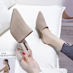Koreanische Version von einfarbigen Damen-Hausschuhen, Oberbekleidung mit spitzer Spitze, passend zu allen rutschfesten, verschleißfesten Sandalen und Hausschuhen 40 apricot