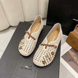 Ausgehöhlte, flache Unterseite, rutschfeste Belüftung, Damen-Sandalen im Retro-Nationalstil, runde Zehen, Loch-Schuhe, weiche Lederschuhe für den Sommer 40 beige