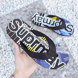 Flip-Flops Herren Koreanische Version Trend Vielseitig Draußen Tragen Rutschfeste Strandpantoffeln Persönlichkeit Fußklemme Outdoor Coole Hausschuhe 43 schwarz