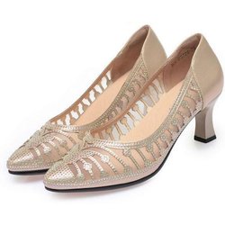 Mesh-Sandalen mit Hohlsaum, atmungsaktiv, bequem, Wasser-Diamant, spitzer Zehenbereich, flacher Slipper aus weichem Leder, Damenschuhe mit hohen Absätzen 40 gold