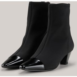 Stiefelette Misto Tia in Schwarz