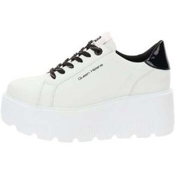 Queen Helena Sneaker X336
