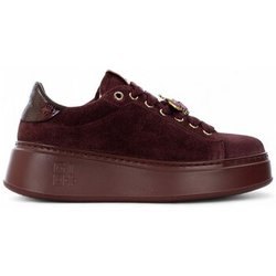 Gio + Sneaker -