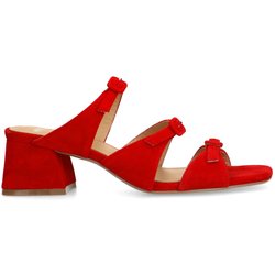 Rote Veloursleder-Sandaletten mit Schnallen